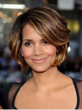 Halle Berry'S Kurz Wellig Spitzefront Perücken