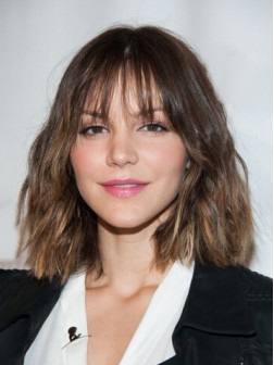 Katharine Mcphee Mittel Wellig Perücken